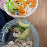 Taly’s Bowls Burgers