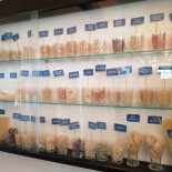 „makkaroni“ Shop Und Gläserner Produktion