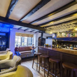 El Gato Negro At The Blue Bell
