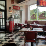Cafe Manhattan