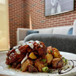 8 West Grille