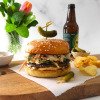 Burger De Poitrine De Bœuf Au Barbecue