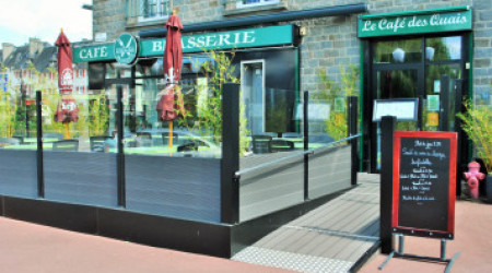 Le Cafe Des Quais