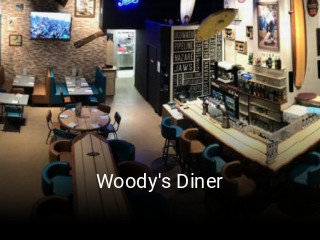 Réserver une table chez Woody's Diner maintenant