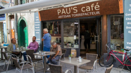 Pau's Cafe